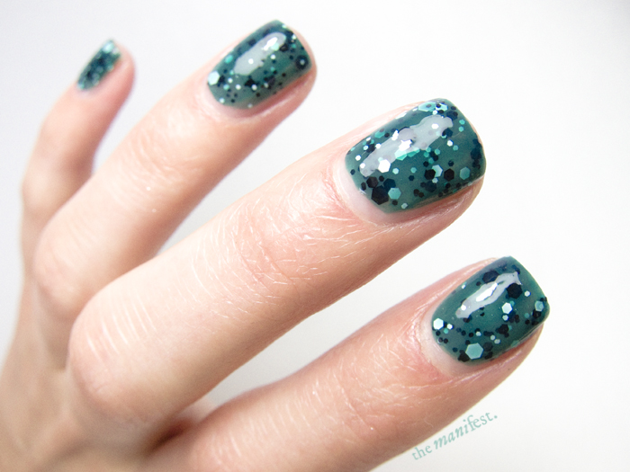 Maybelline Color Show Polka Dot - Rain Forest Canopy. #Nailpolish #Glitter